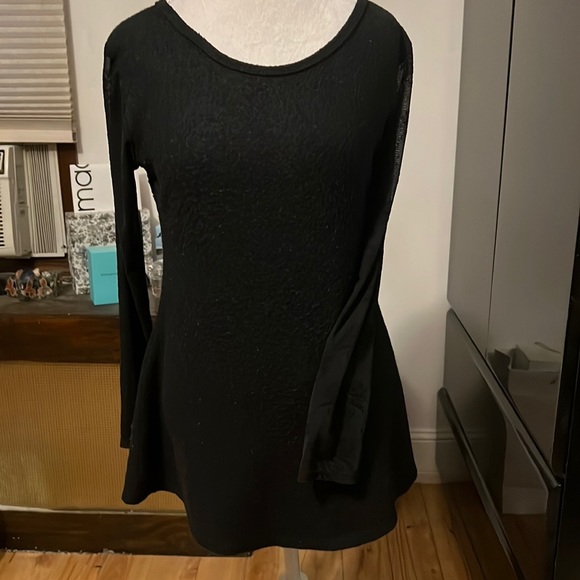 Black fuzzy top that curves in at waist then bells out to bottom w/sheer sleeves - Picture 1 of 5